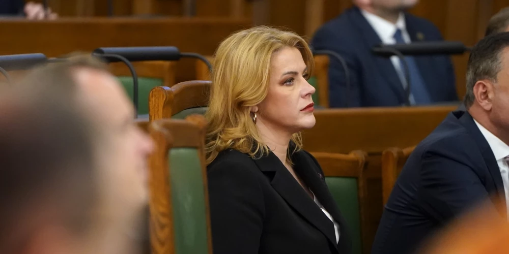 Силиня заявила о необходимости сохранения самообладания после своей отставки