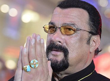 Стивен Сигал снижает цену на свой особняк в России до 650 миллионов рублей