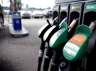 Трамп объявляет об открытии Ормузского пролива, но обвал цен на нефть не ожидается
