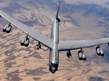 В Калифорнии разбился бомбардировщик B-52, погибли восемь человек