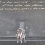 В Кекаве украли бронзовую скульптуру с могилы детей, реконструированную семьёй