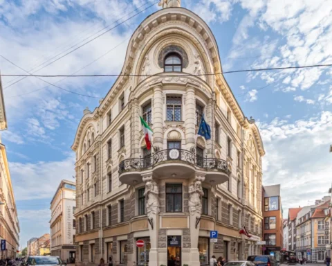 В Старой Риге продано историческое здание на улице Театра, 9
