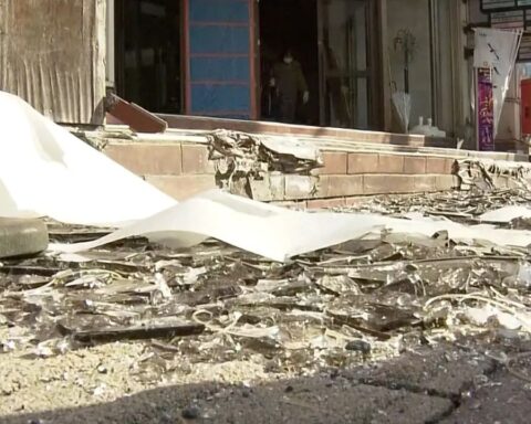 В Японии произошло землетрясение магнитудой 7,2: есть пострадавшие, угрозы цунами нет
