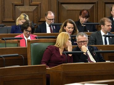 Венгерские депутаты сократили зарплаты, нарастив другие надбавки
