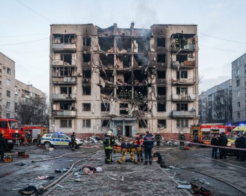 Россия нанесла массированный ракетно-дроновый удар по Киеву: 1 человек погиб, 17 ранены