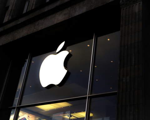 Apple вновь стала самой дорогой компанией мира, обогнав Nvidia благодаря сдержанной инвестиционной стратегии