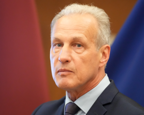 Чиновник Рижской думы Игорь Баламовскис уволился после скандала с использованием служебного автомобиля