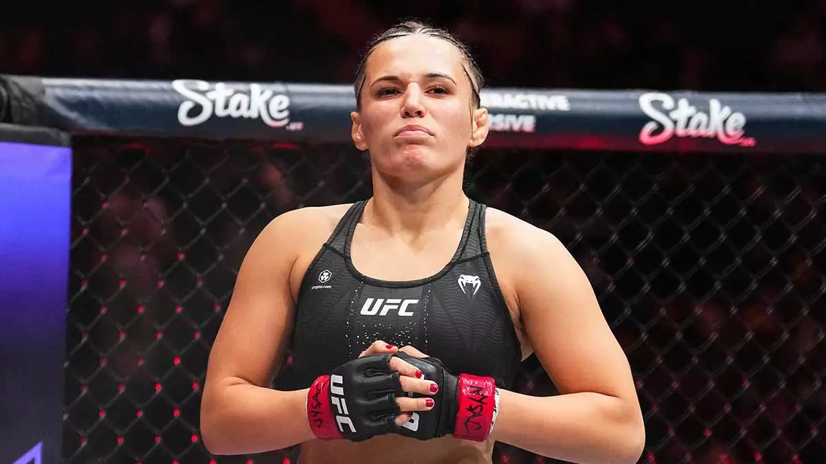 Эрин Блэнчфилд снялась с боя против Жасмин Ясудавичус на турнире UFC 330 в США