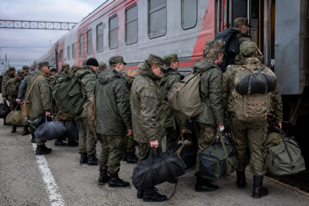 Власти РФ проводят скрытую мобилизацию мужчин в Крыму, Пензе и Ростове-на-Дону