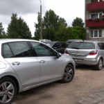 Хулиганы причинили ущерб автомобилям в Екабпилсе, полиция установила их личности