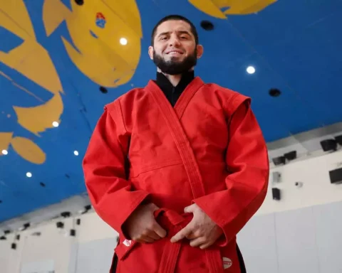 Ислам Махачев стал заслуженным мастером спорта России по самбо