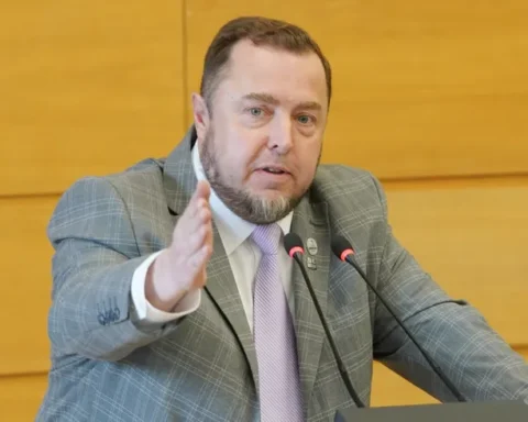 Комиссия по этике Рижской думы вынесла предупреждение депутату Вячеславу Степаненко за оскорбление сотрудника самоуправления