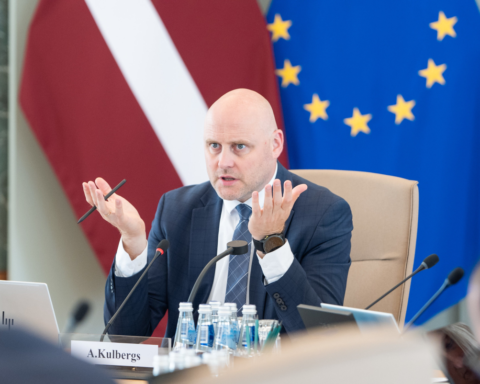 Кулбергс заявил о недостаточном выполнении приоритетов правительства и предстоящих реформах пенсий
