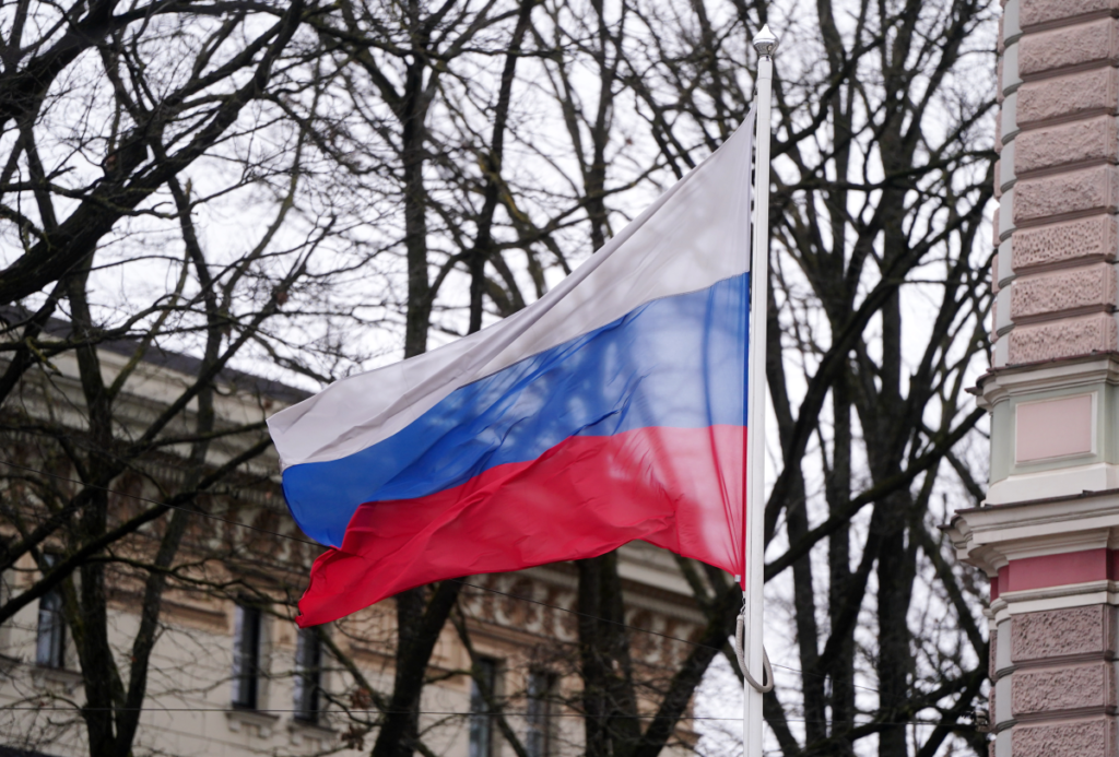 Латвия вводит проверки документов для посетителей посольства России в Риге на основе взаимности