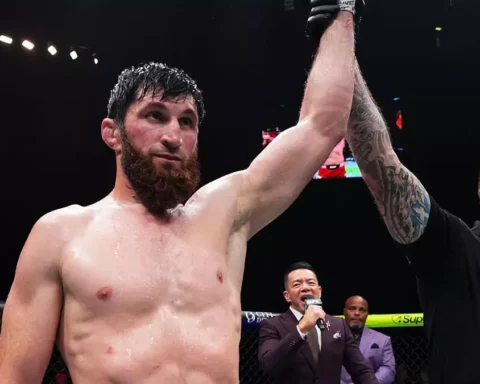 Магомед Анкалаев нокаутировал Богдана Гуськова на турнире UFC Fight Night 282 в Абу-Даби