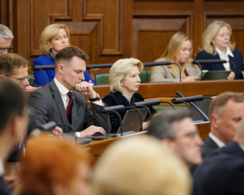 Национальное объединение Латвии усиливает борьбу с русским языком через новые законы