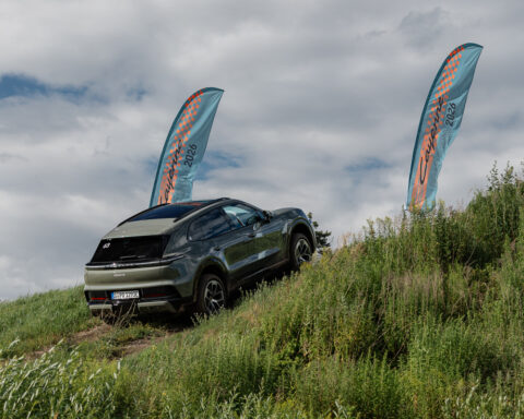 Новый Porsche Cayenne Coupé Electric представлен в Латвии на Cayenne Road Show 2026
