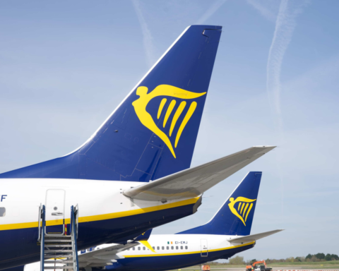 Пассажир Ryanair, едва не выброшенный из самолета, рассказывает о страхах после взрыва