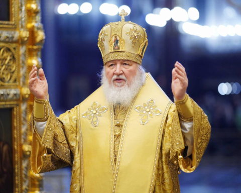 Патриарх Кирилл и Алекперов исключены из нового пакета санкций ЕС против России