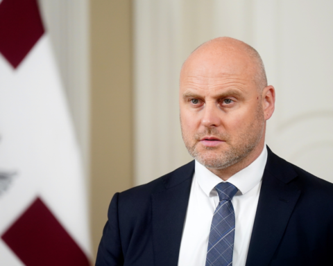 Премьер-министр Латвии Андрис Кулбергс признал невозможность выполнения всех правительственных обещаний