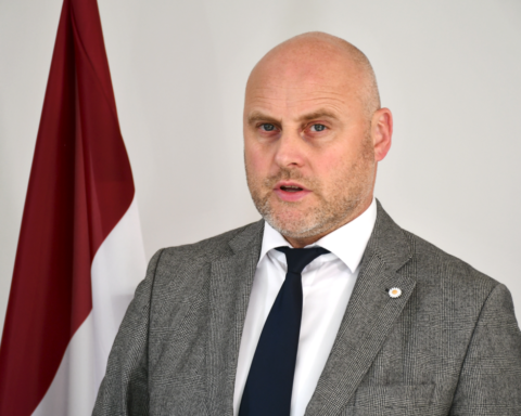Премьер-министр Латвии предлагает изменить маршрут Rail Baltica для сокращения затрат