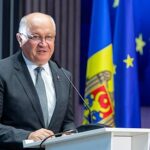 Премьер-министр Молдовы Александр Мунтяну подал в отставку на фоне коррупционных скандалов