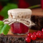 Приготовление пряного соуса из красной смородины на зиму