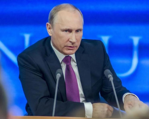 Владимир Путин поручил армии захватить восточную Донецкую область до конца 2026 года