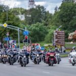 Водитель мотоцикла сбил пешехода в Вентспилсе: двое госпитализированы