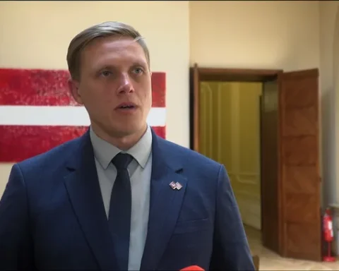 Янис Домбрава отзывает проект о повышении выплат просителям убежища в Латвии