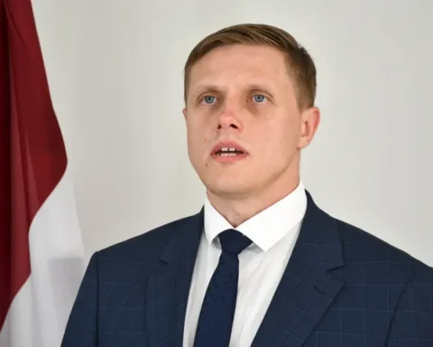 Янис Домбрава внес иностранных граждан в "черный список" по обеспечению безопасности Латвии