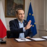 Сикорский призвал Европу не возвращаться к диалогу с Кремлём