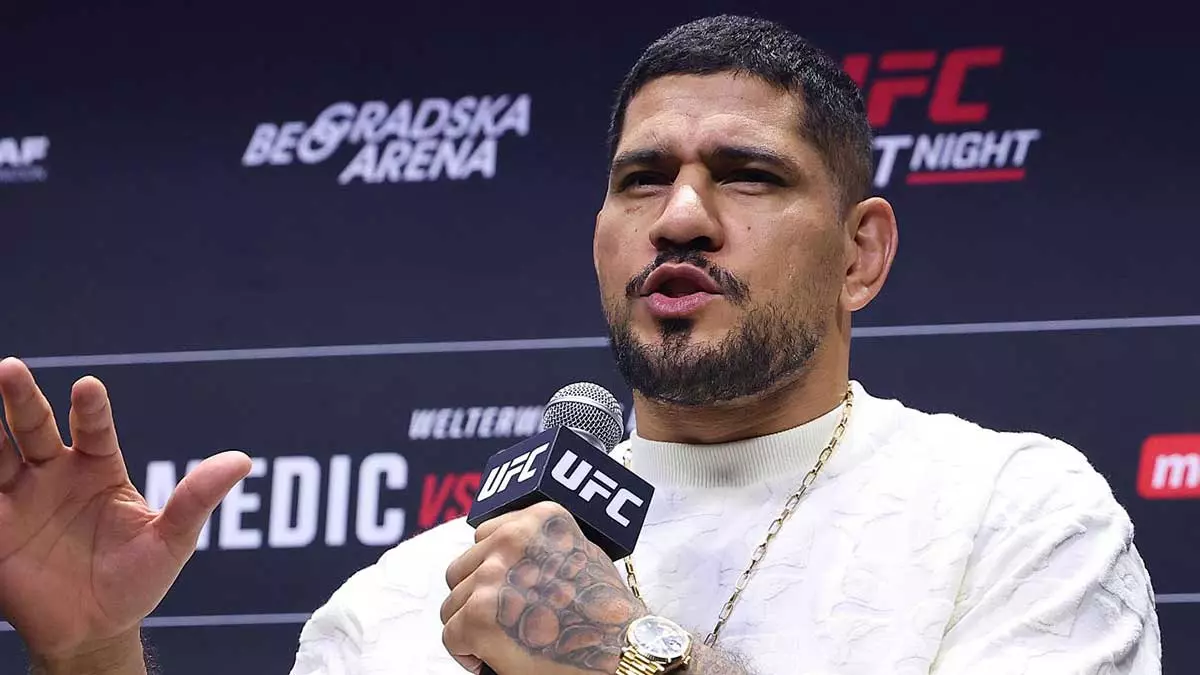 Алекс Перейра готовится к поединку за третий титул UFC в новом дивизионе