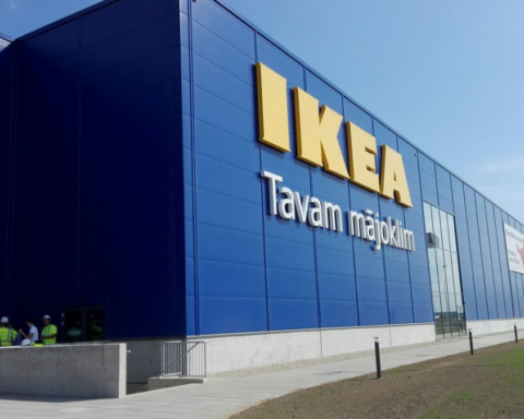 Бдительный латвийский гражданин пожаловался Ikea о работниках, говоривших по-русски в Риге