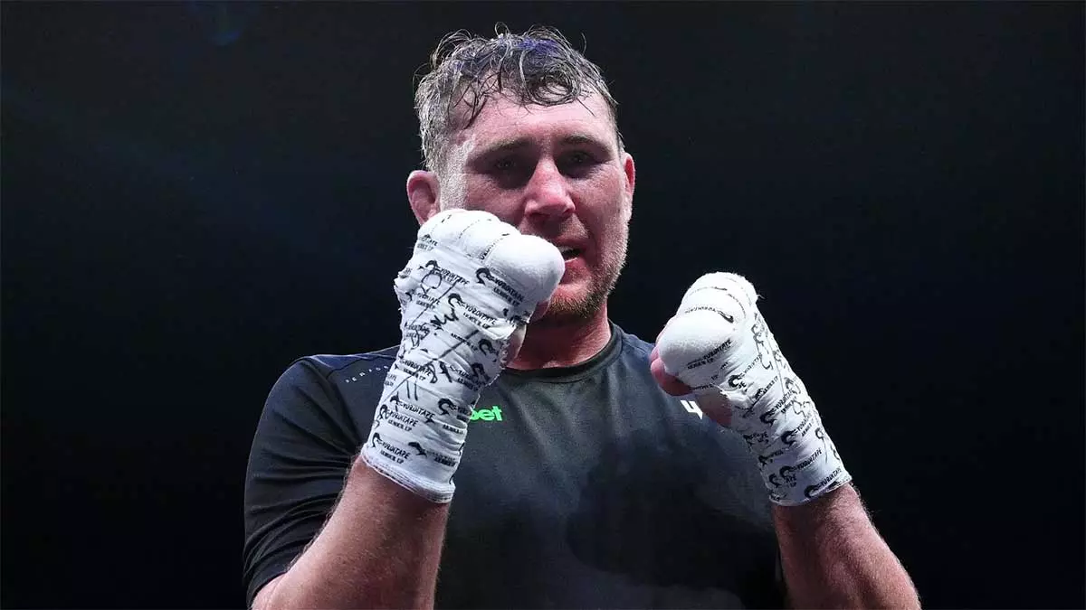 Даррен Тилл выступит с травмой колена на турнире BKFC 94 против Йоэля Ромеро в Манчестере