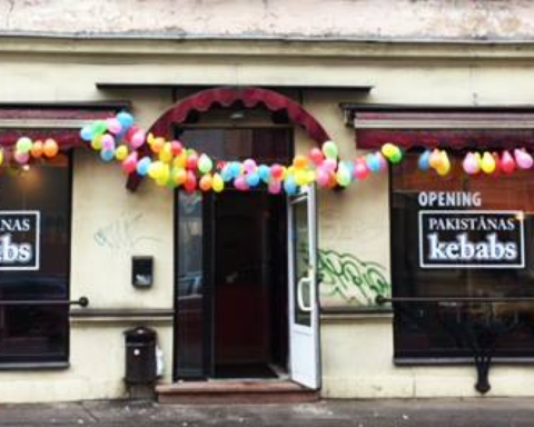 Депутаты Сейма Латвии предлагают новые языковые штрафы для сотрудников общепита