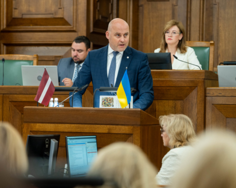 Депутаты Сейма приняли закон о финансовой поддержке авиакомпании airBaltic