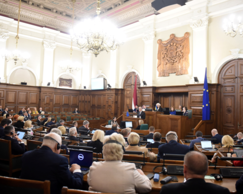 Депутаты Сейма проводят выездное заседание в Краславе для обсуждения законопроекта о поддержке восточных регионов