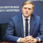 Домбрава критикует миграционную политику Испании в письме главе МВД Мадрида