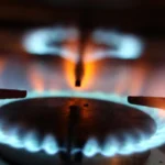 Экономист предупреждает о задержке роста цен на газ в Латвии из-за тарифов
