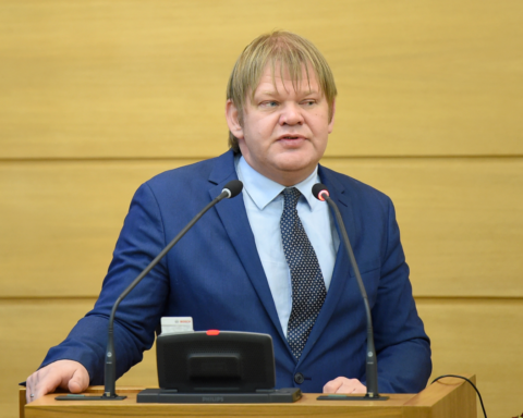Экс-депутат Рижской думы призывает латышей отказаться от русских ненормативных слов