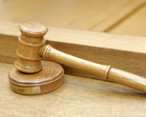 Государственная полиция Латвии просит привлечь адвоката Инесе Шулте к ответственности за подкуп и угрозы
