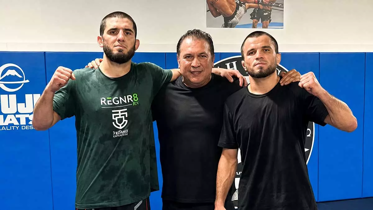 Ислам Махачев успешно защитил титул чемпиона UFC, Умар Нурмагомедов готовится к бою в Шанхае