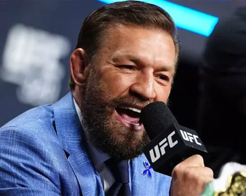 Конор МакГрегор успешно перенёс операцию на колене после травмы на UFC 329