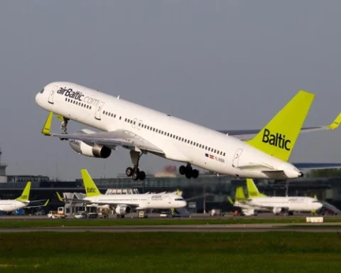 Литва обсуждает возможную покупку акций AirBaltic на встрече премьер-министров