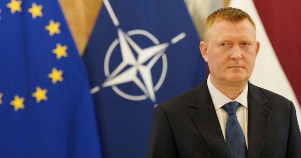 Министр обороны Латвии Райвис Мелнис на Украине осудил агрессию России