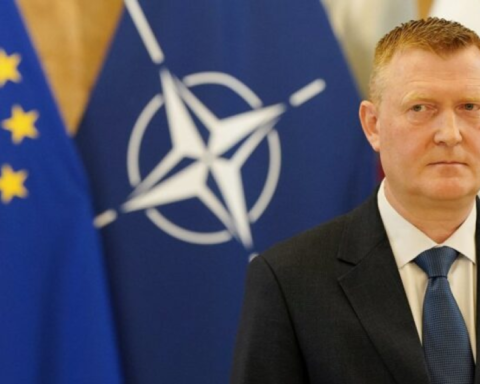 Министр обороны Латвии Райвис Мелнис на Украине осудил агрессию России