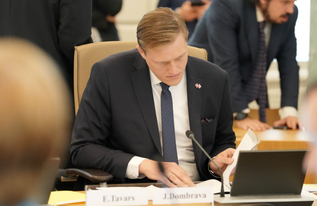 Министр внутренних дел Латвии Янис Домбрава изменил порядок общения полиции на русском языке