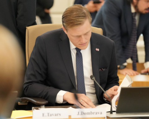 Министр внутренних дел Латвии Янис Домбрава изменил порядок общения полиции на русском языке