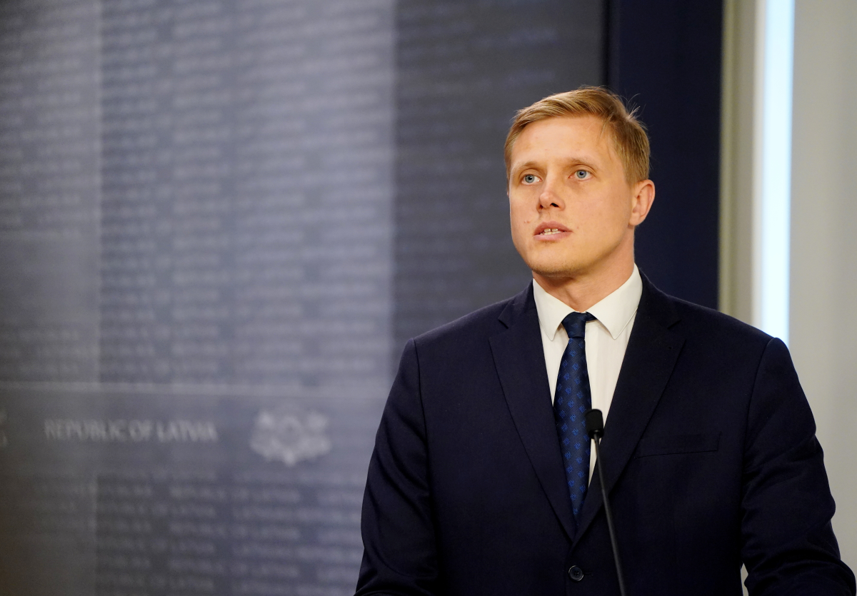 Министр внутренних дел Янис Домбрава представил план ограничения иммиграции в Латвии